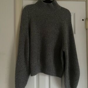 H&M Gray Turtleneck Sweater